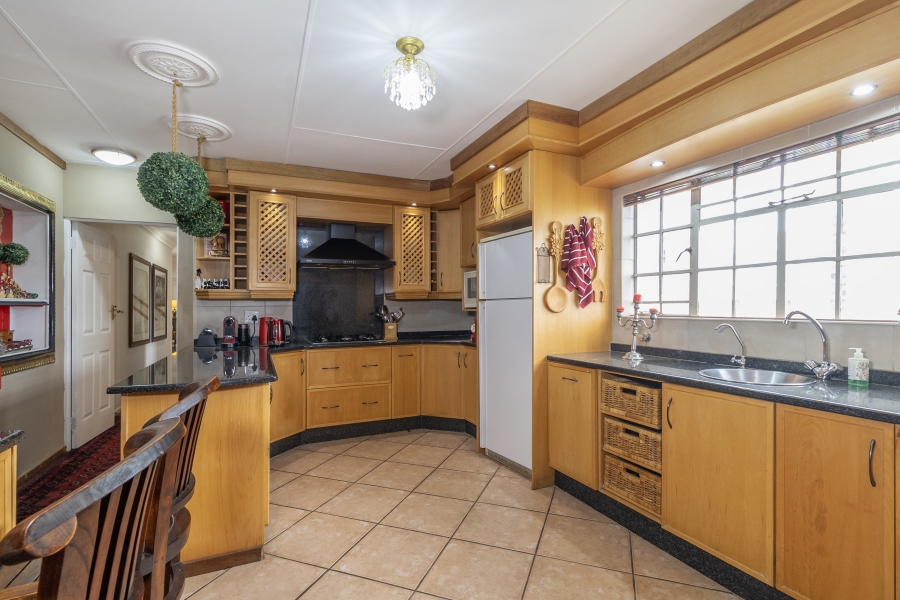 6 Bedroom Property for Sale in Melodie North West